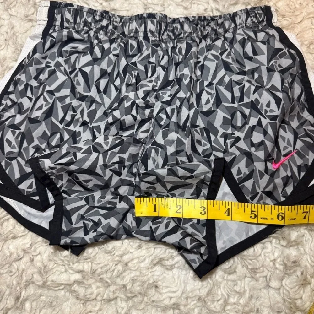 Nike Women's Dri-Fit Tempo‎ Running Shorts Size XS Small Geometric Print